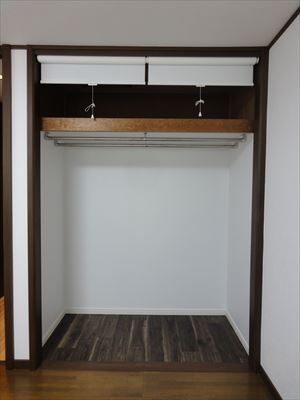 押入れをウォークインクローゼットに　